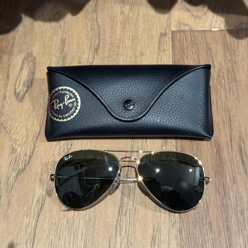 Ray-Ban Black Aviator Sunglasses